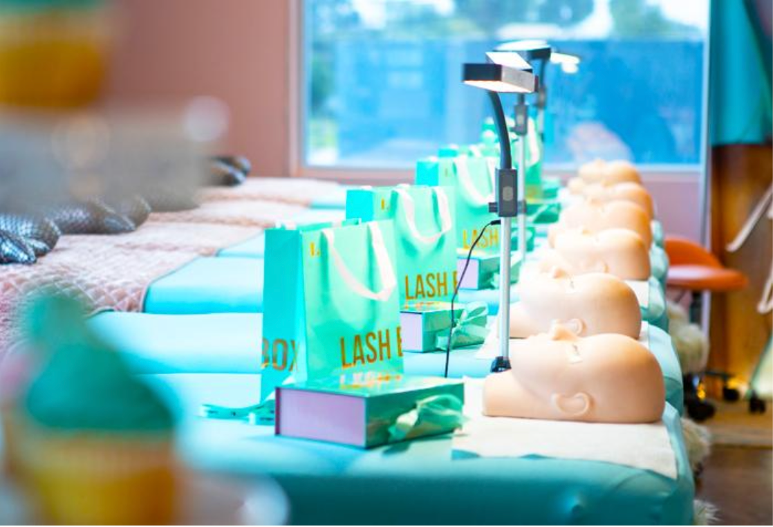 Lash Box LA Training, Learn more than MEGA VOLUME